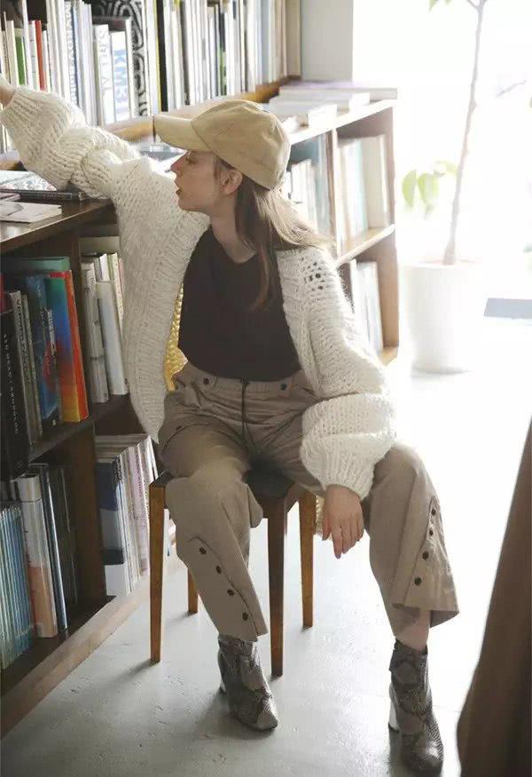 开春奶奶衫太好看,经典温柔还有气质,搭配裙子裤装好看还洋气