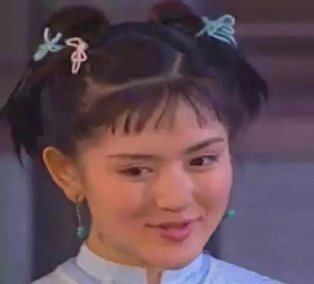 38岁谢娜外出拍广告曝光,小腹隆起孕味十足,曾豪言再要一个