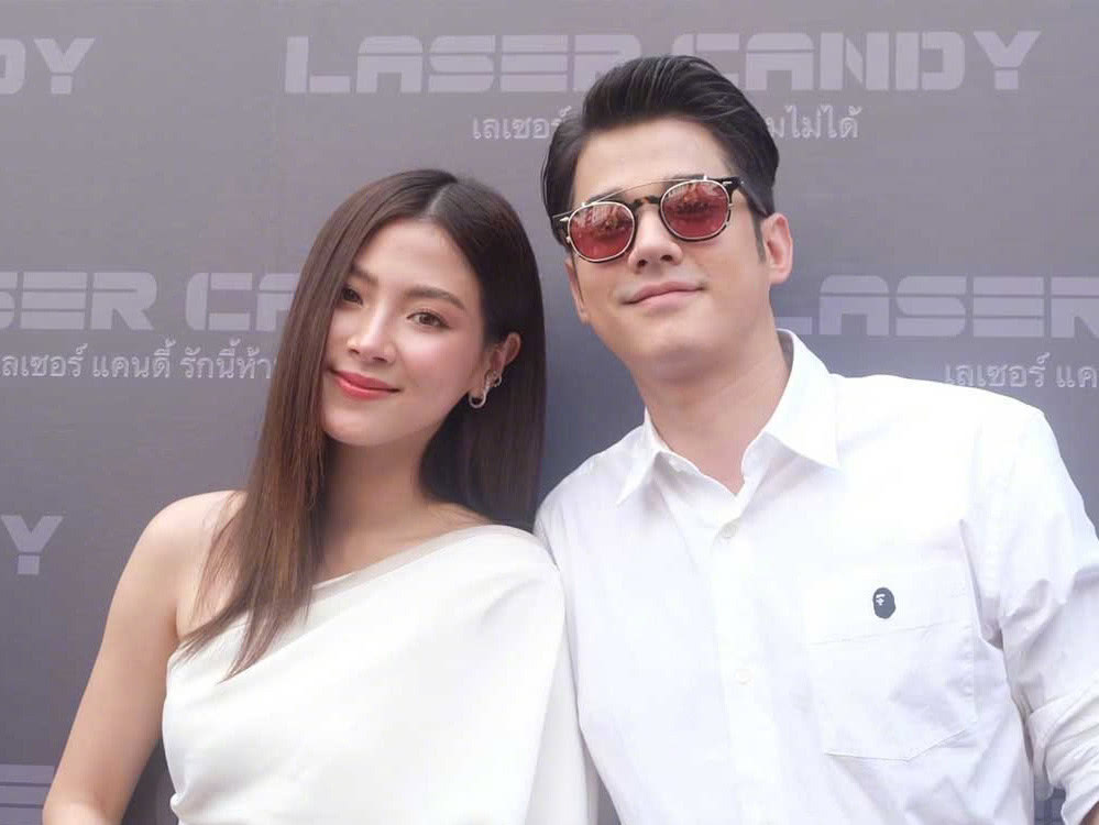 《初恋这件小事》后再合作，小水斜肩造型优雅，马里奥却变油腻？