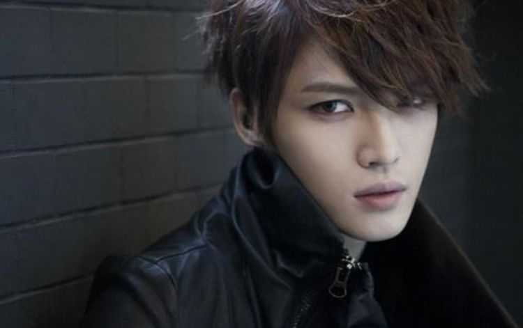 他4岁被父母抛弃,养父一家把他宠上天,如今红遍亚洲父母找上门