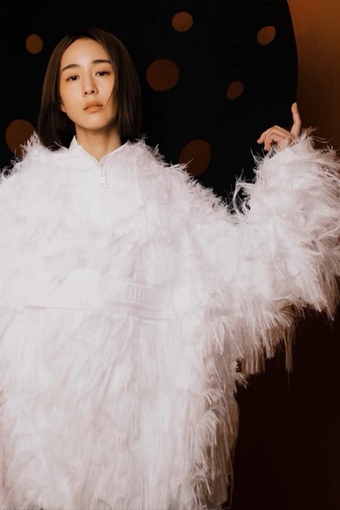 张钧甯换新发型,齐肩短发摩登时髦,画风怪异一般人看不懂