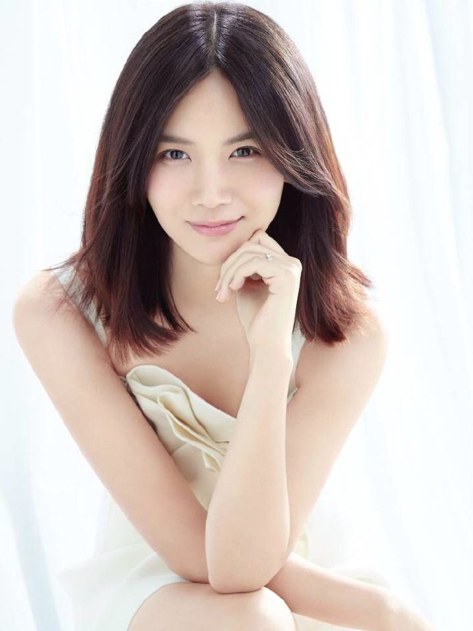 曾逼婚陈思成,公开批评谢霆锋,如今是个单亲妈妈