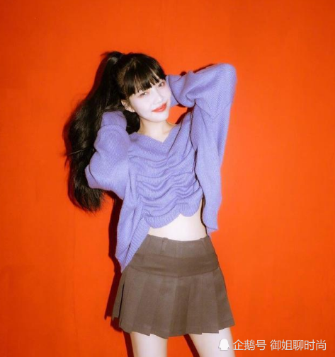 早春流行针织衣，时尚还减龄，明星都爱穿