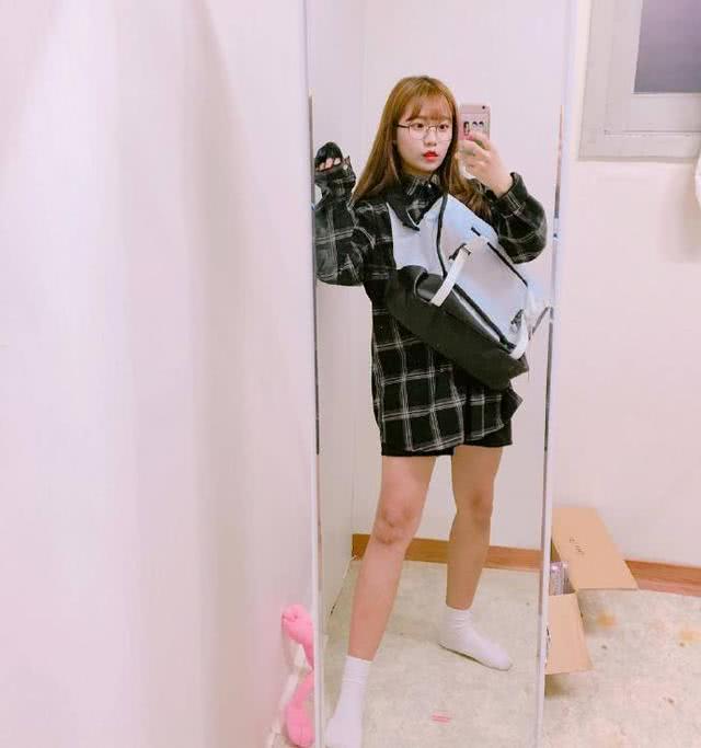 圆脸矮个子女孩怎么穿?6套模板换着来,小个子也能穿出好风采