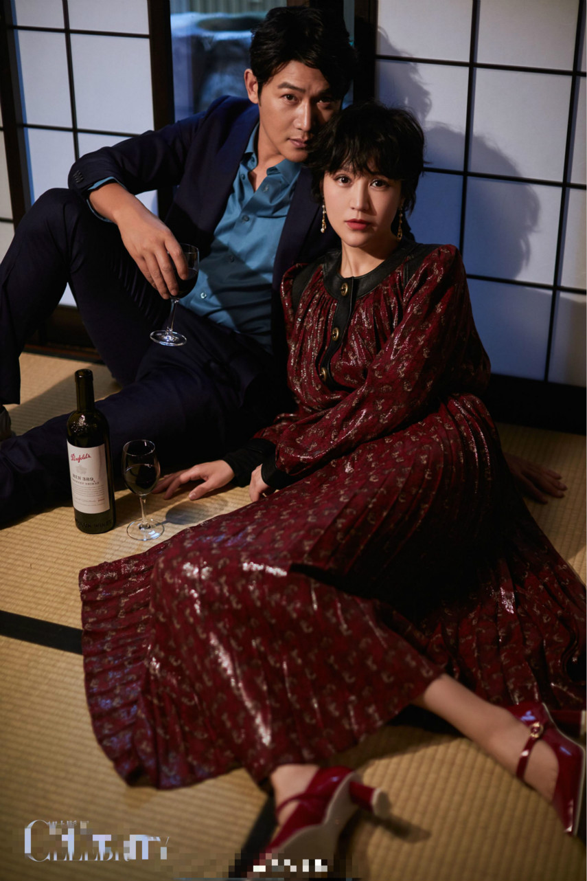 陆毅一家四口拍杂志,高颜值耐看,鲍蕾和两女儿腿细的像六根竹签