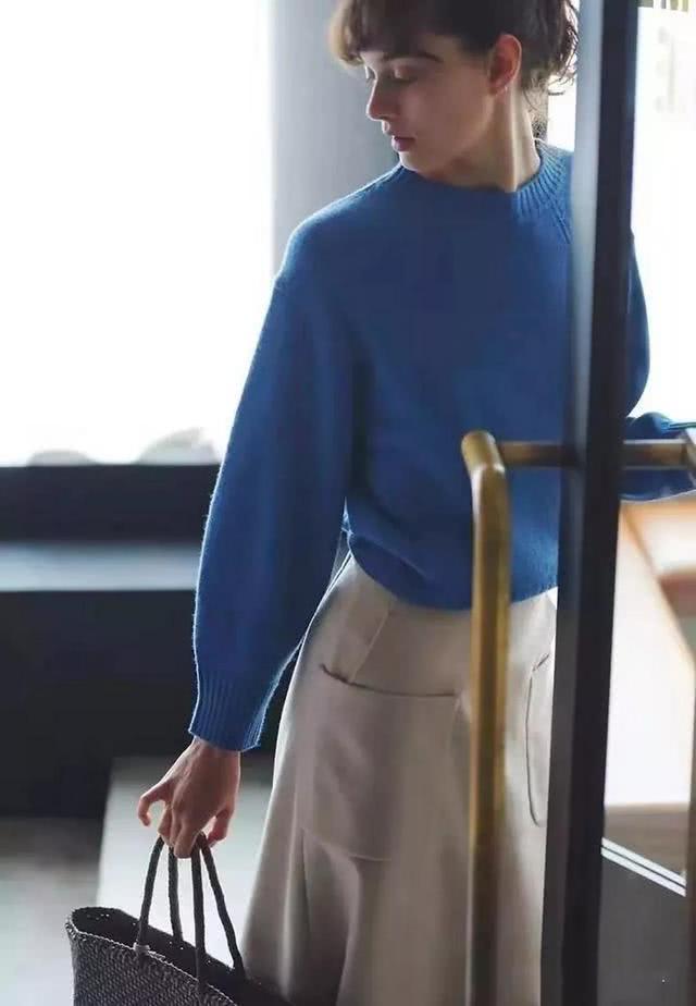 终于有个好驾驭的流行色，你却嫌它老？安定人心的色彩实在太美