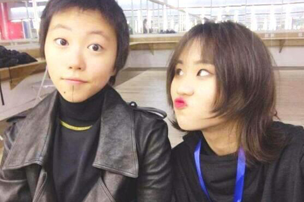 窦靖童妹妹公开恋情了？深夜官宣又秒删男友身份成谜