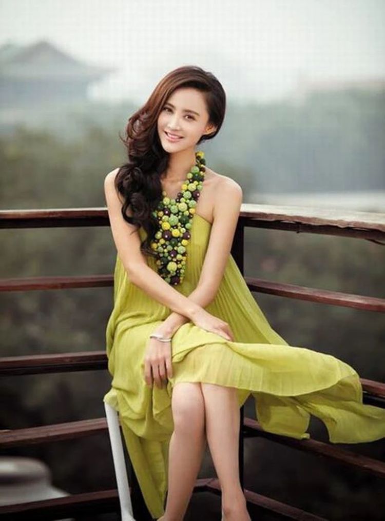 她三年结婚两次,被前夫骂恶心,四十岁不到被高富帅丈夫宠上天