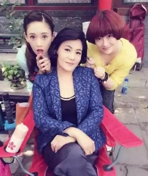 她因拍戏休克身亡,26年片酬被4个弟妹掏空,器官全捐救了8条人命