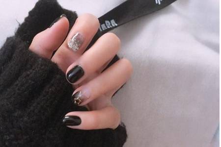 黑色款式美甲图片大全,做精致女人的美甲造型