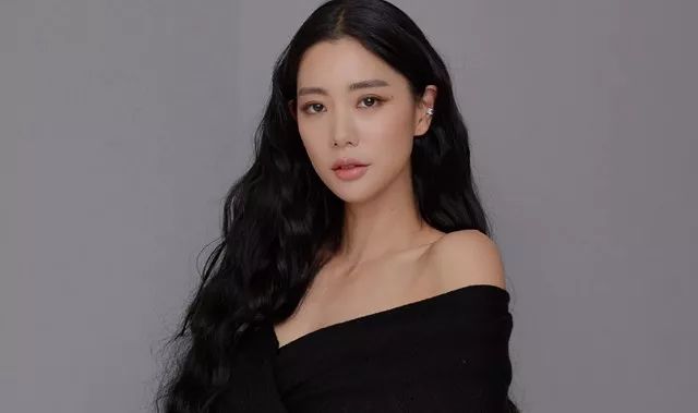 曾被赞亚洲第一美女，今发声给中国加油！粉丝：人美心善