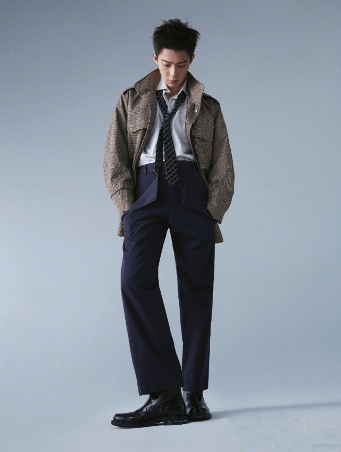 徐璐和张铭恩在情人节晒大片,被两人的扮酷秀造型甜到了!