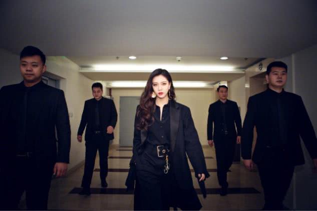 宋妍霏各种造型轻松拿捏,百变韩系穿搭看她就够了