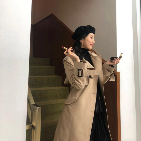 秀智一件碎花小裙子也能穿出精致复古风,太有气质了