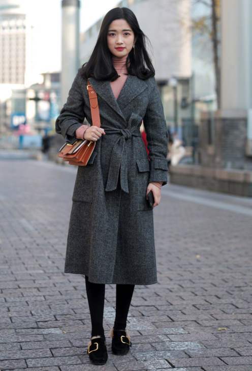 国内街拍：冬季穿搭我拒绝臃肿厚外套，不惧严寒秀好身材