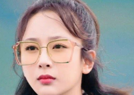 原来“杨紫”只是艺名,看到她本名后,一般人:很难,记不住