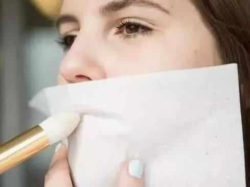 每天都涂口红的女生,几年后会有啥变化?化妆师说出了真相!