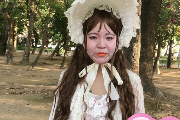 迷人的郭老师有精神问题吗 原来这是她的直播风格