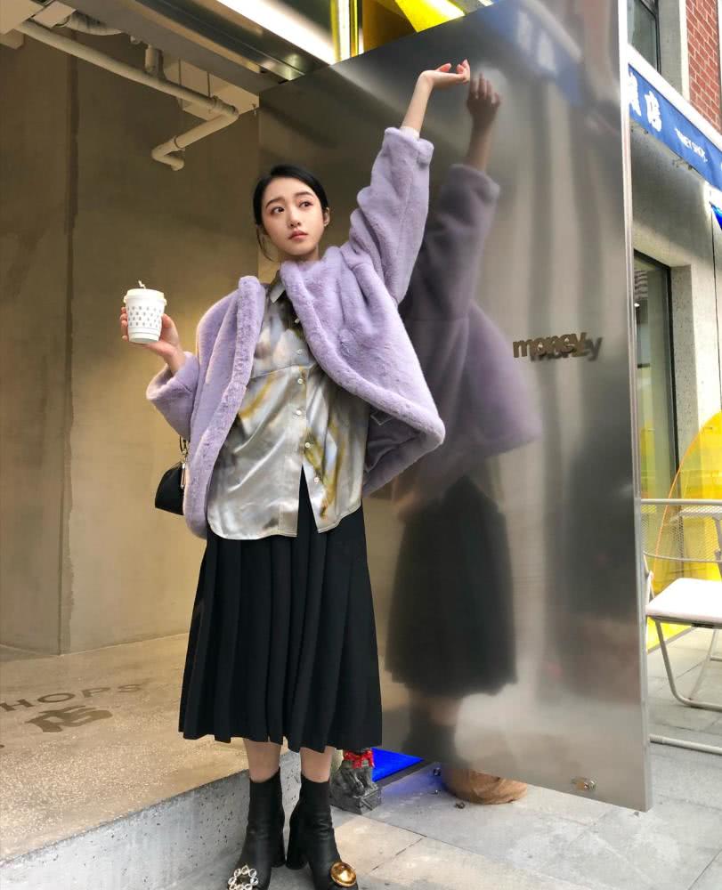 清新脱俗的初春穿搭,简单百搭还不挑人,甜甜的感觉真的好舒服!