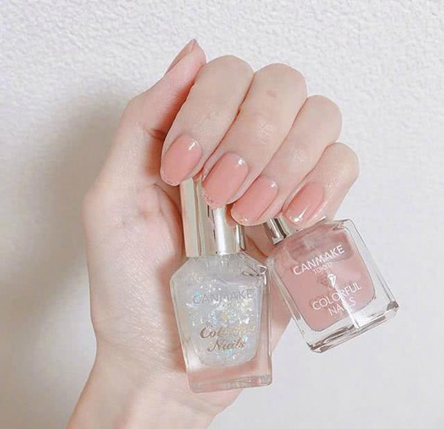 在家没事做?送你9组小清新美甲显白又简单,在家就能涂