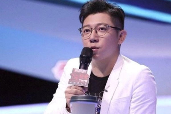 胡海泉一次采购40箱口罩是什么情况 采购大批口罩托中国人带回国