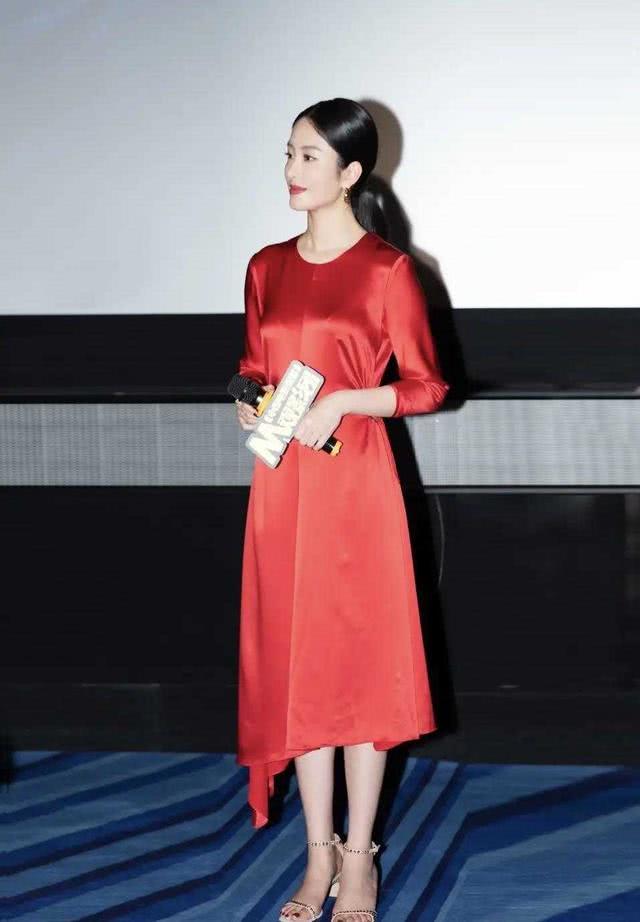 《只有芸知道》杨采钰上镜太好看!红色长裙高贵典雅,气质优美