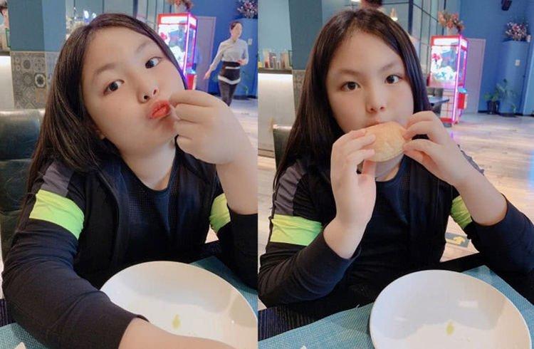 出生在明星家庭,8岁就背2万的包包,今10岁长开变瘦越来越美