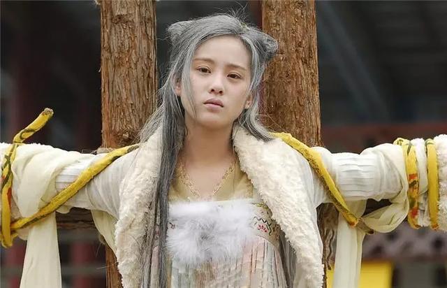 女星古装白发造型：张雪迎惊艳，蒋勤勤吓人，刘诗诗却一脸憔悴