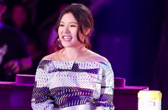 刚生完的谢依霖又要生了,肚子上的红血丝触目惊心,疼到吃止疼药