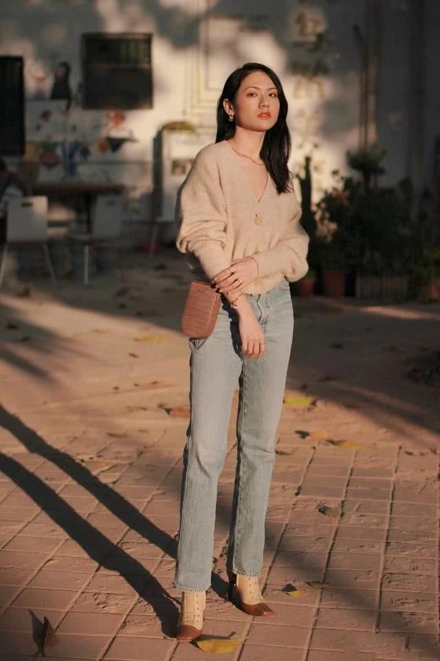 春天怎么穿才成熟好看显气质,看时尚博主MANTY的穿搭不会出错