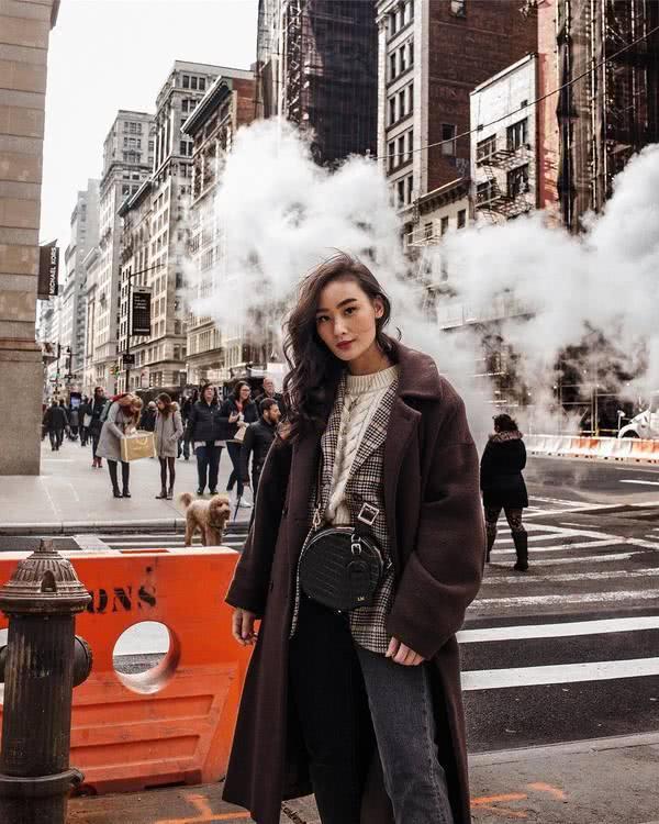 身高只有158CM腿还粗的时尚博主，却靠穿搭火出圈