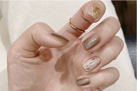 美甲图片2020新款式图片,亮片新款气质风靓丽图案