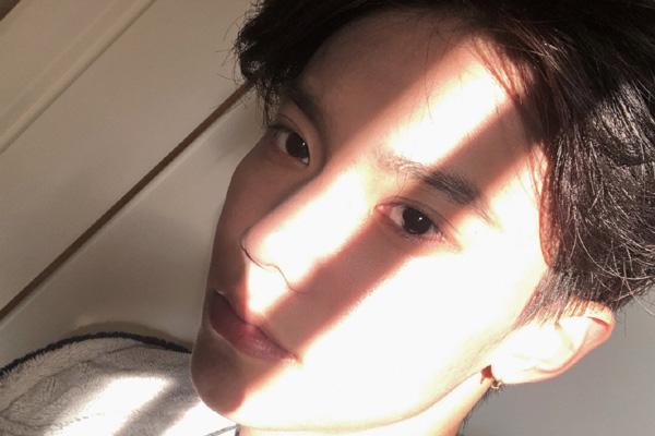 抖音唐梓neil家里是干什么的 长相帅气差点被杨幂签约