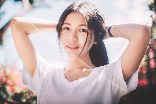 男人为什么会喜欢大胸女人呢?