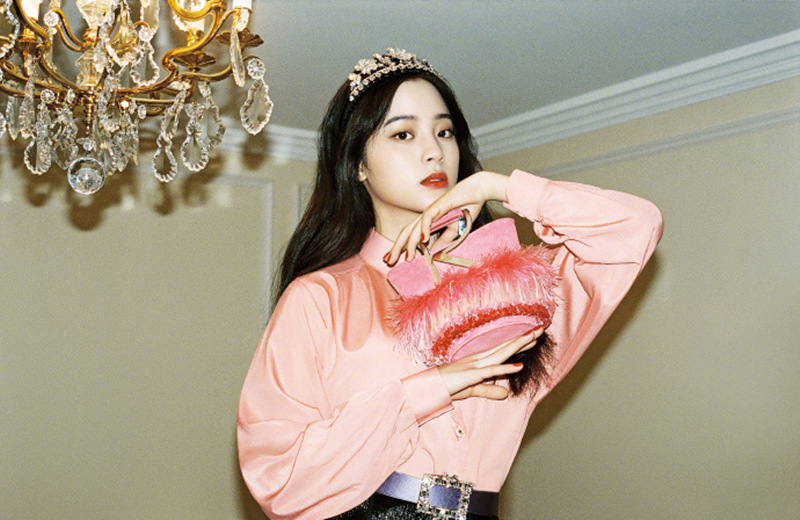 1_(2).jpg 欧阳娜娜Jennie挑战暗黑风!同一种风格,给人感觉却丝毫不一样