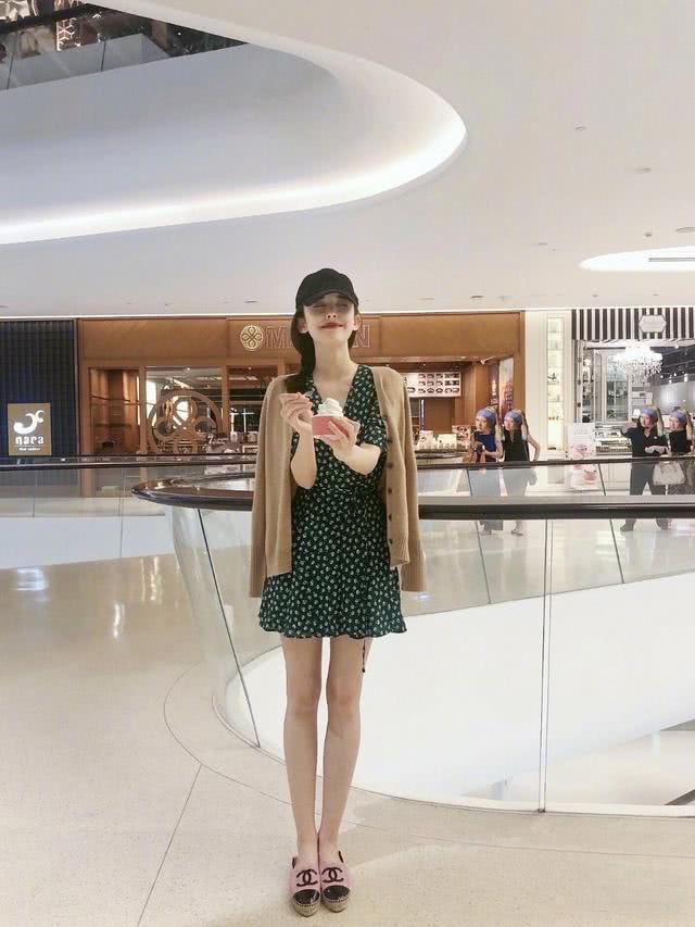 古力娜扎上央视综艺,一身运动装跳新疆舞身姿窈窕十足好看