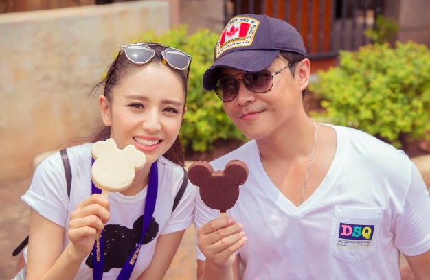 佟丽娅陈思诚儿子曝光，虎头虎脑可爱极了，不像妈妈也不像爸爸