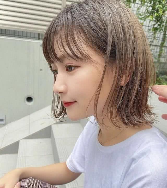 超短发不敢剪，长发留久了会烦，回头率超高的中发造型GET起来