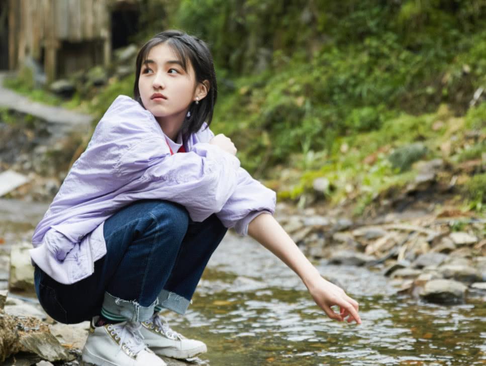 娱乐圈有这样一句话：生子当如郭麒麟，有女当如张子枫