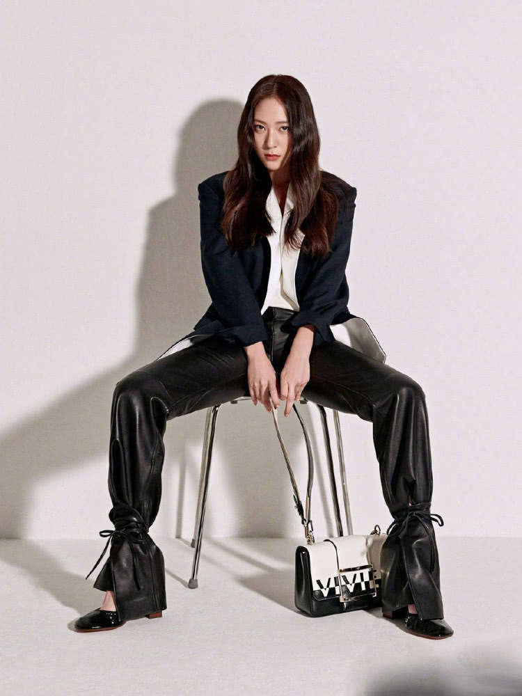 郑秀晶瘦了之后颜值回春，连换6套超A造型气场堪比超模！