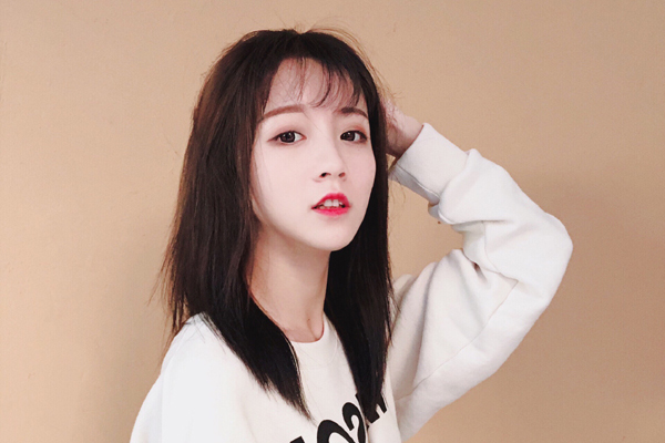 莉哥现在做什么工作 唱国歌被封后现状令人心酸