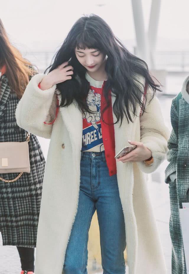 身高160怎么穿?学新晋女神周洁琼,瞬间美回18岁