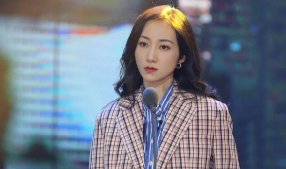 4岁坐私人飞机，28岁戴鸽子蛋，韩雪背后那些事