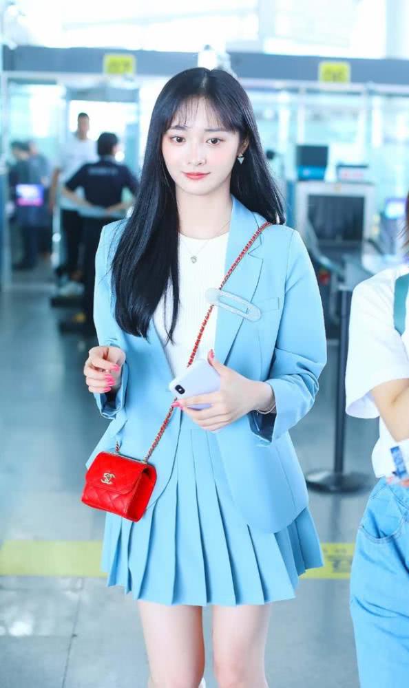 身高160怎么穿?学新晋女神周洁琼,瞬间美回18岁