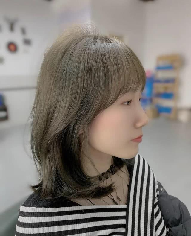 2020年还流行短发吗?这几款中短发超耐看