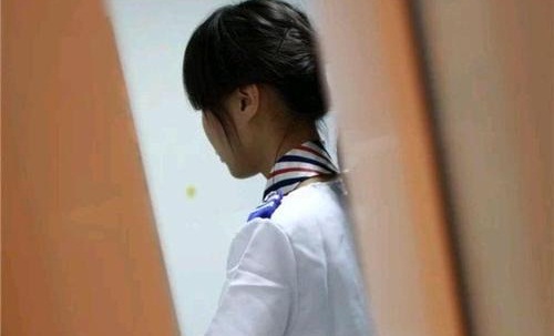 于正微博曝女演员换衣服被人偷拍勒索 于正旗下艺人谁被偷拍了