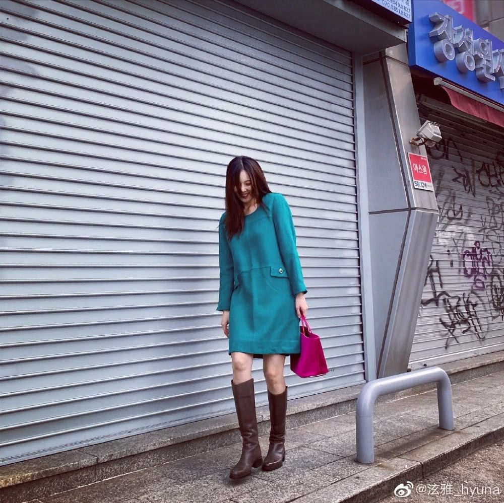 2020流行泫雅的“膝下靴”，显瘦显腿长一流