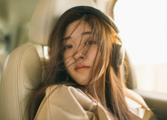 赵露思原来也是艺名,奶奶无意间透露出真名,确实不适合女孩