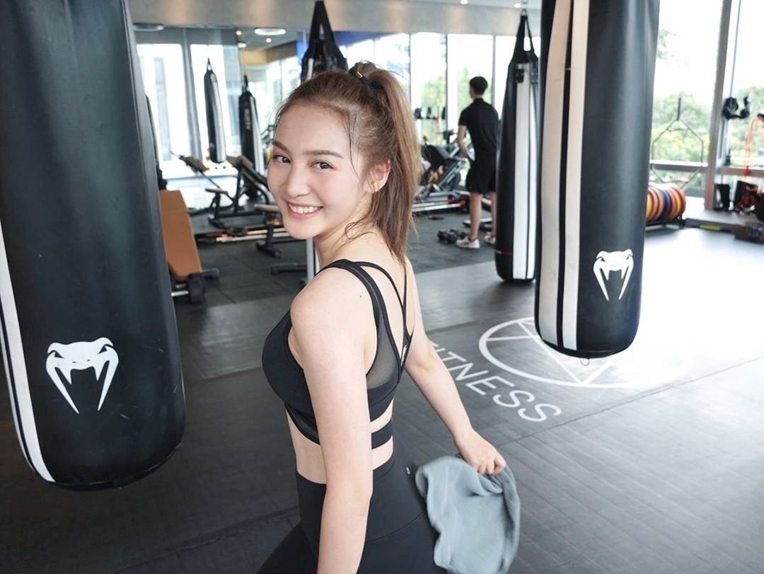 郭奕芯身材火辣太危险 辣模出道三围是多少