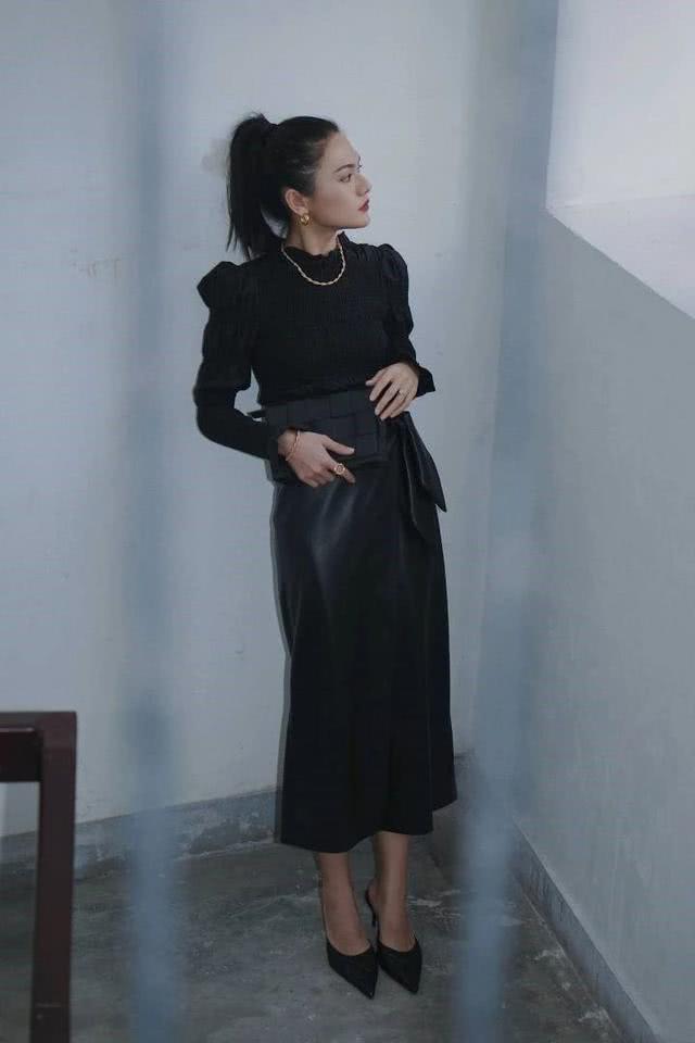 春天怎么穿才成熟好看显气质,看时尚博主MANTY的穿搭不会出错